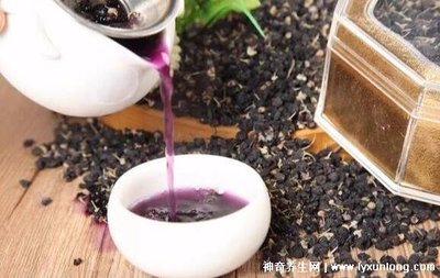 黑枸杞泡水喝的功效有哪些?